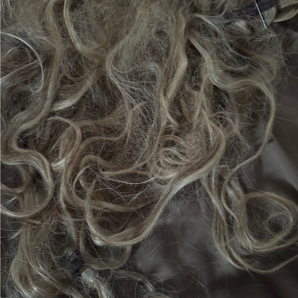 Blonde hair extensions and brunette color extensions